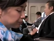 制服下著全裸航空 2