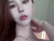 正妹特殊視角裸體自慰柔奶